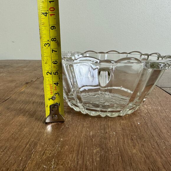 Vintage Clear Pressed Molded‎ Glass Dish with handles MISSING LID - Picture 3 of 10